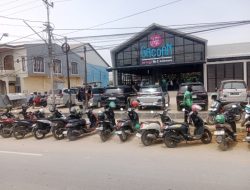 Mie Gacoan Menggunakan Bahu Jalan Untuk Parkiran Pengunjung, Imalak Sultra, Membahayakan Bagi Pengguna Jalan